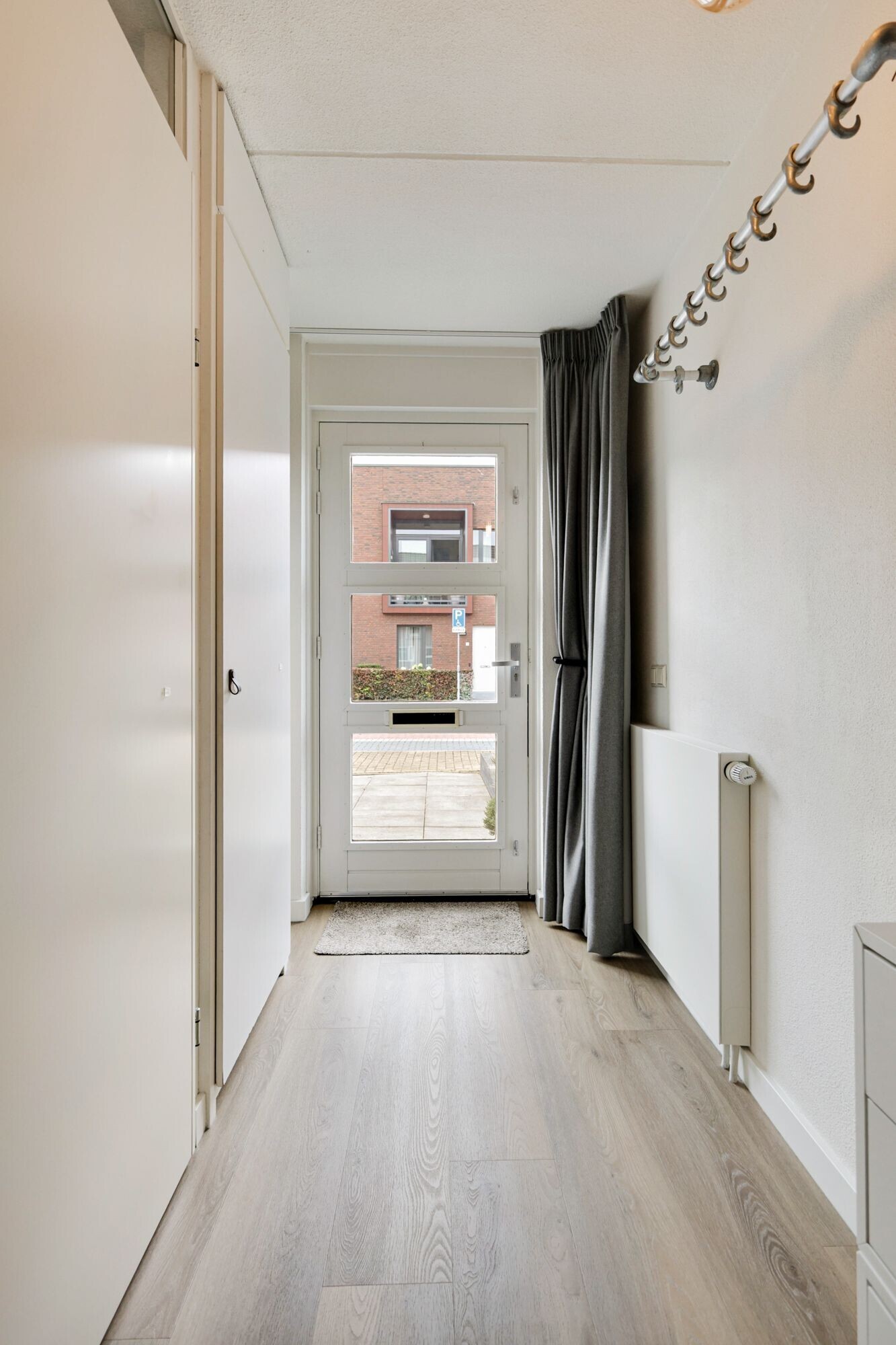 Tussenwoning te koop: Berghallee 11, Duiven