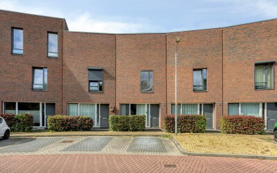 Berghallee 50