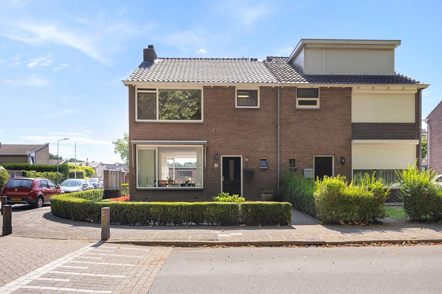 Twee-onder-één-kap te koop: Prins Bernhardstraat 32, Duiven