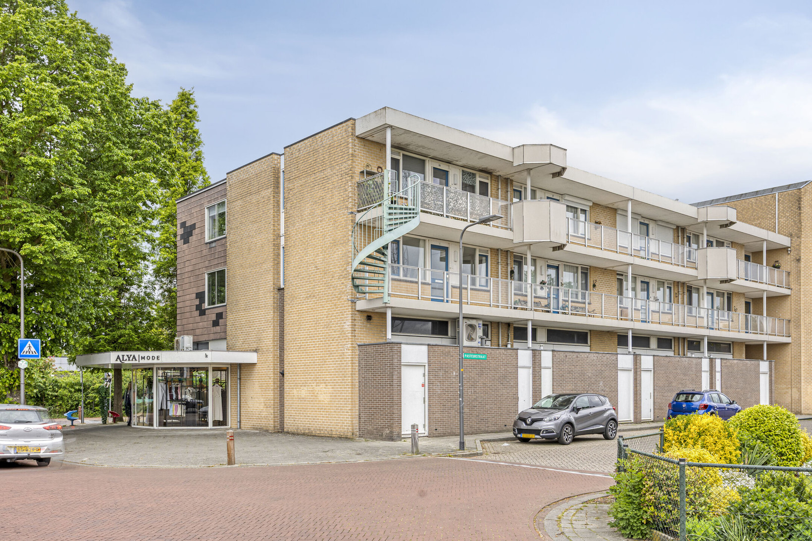 Appartement te koop: Pasteurstraat 1, Dieren