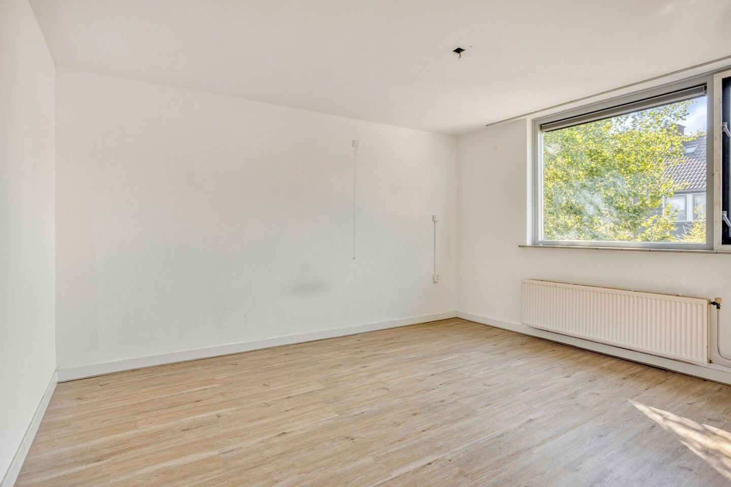 Hoekwoning te koop: Eduard van Beinumlaan 83, Dieren