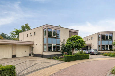 Regina van Geunshof 15