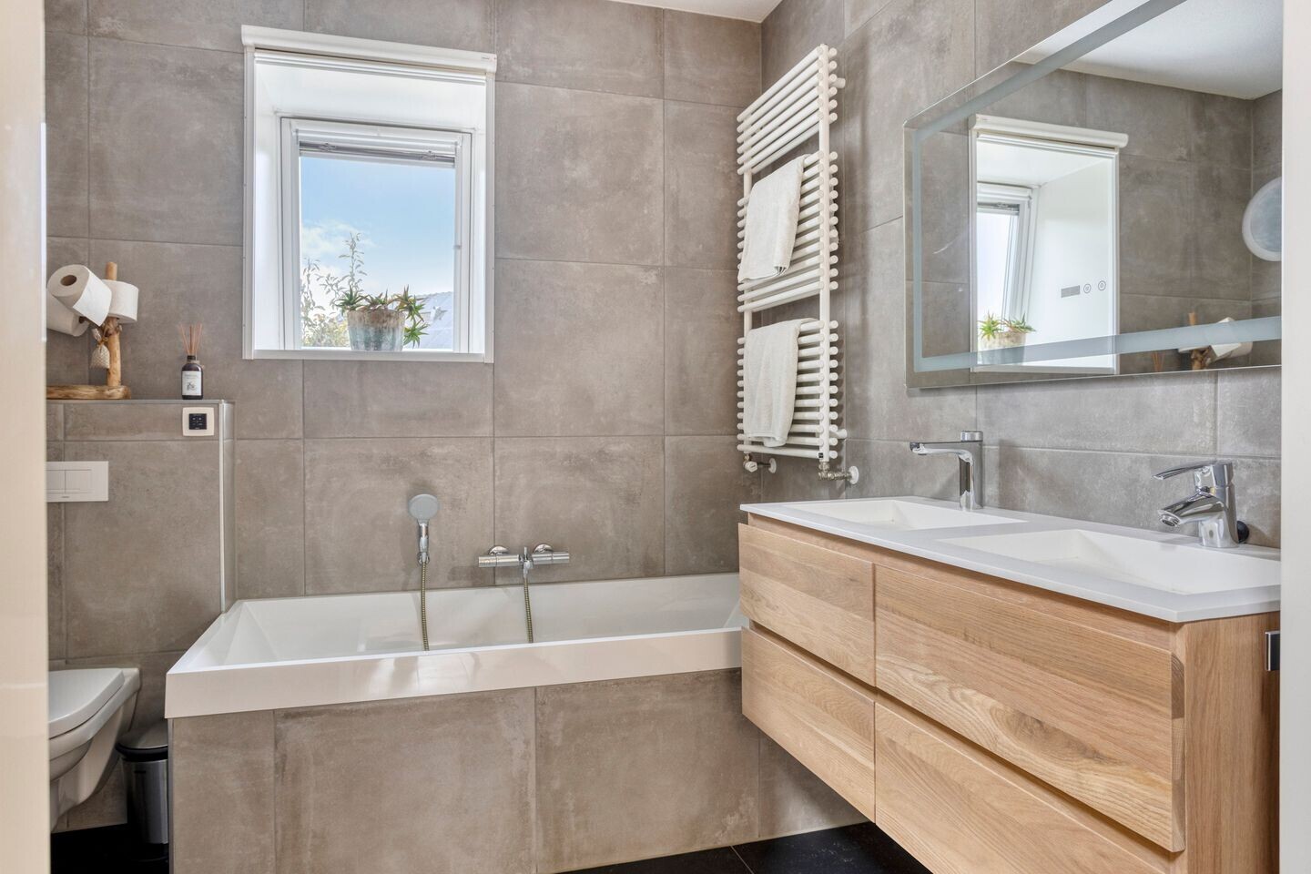 Hoekwoning te koop: Bethesdahof 2, Laag-Soeren