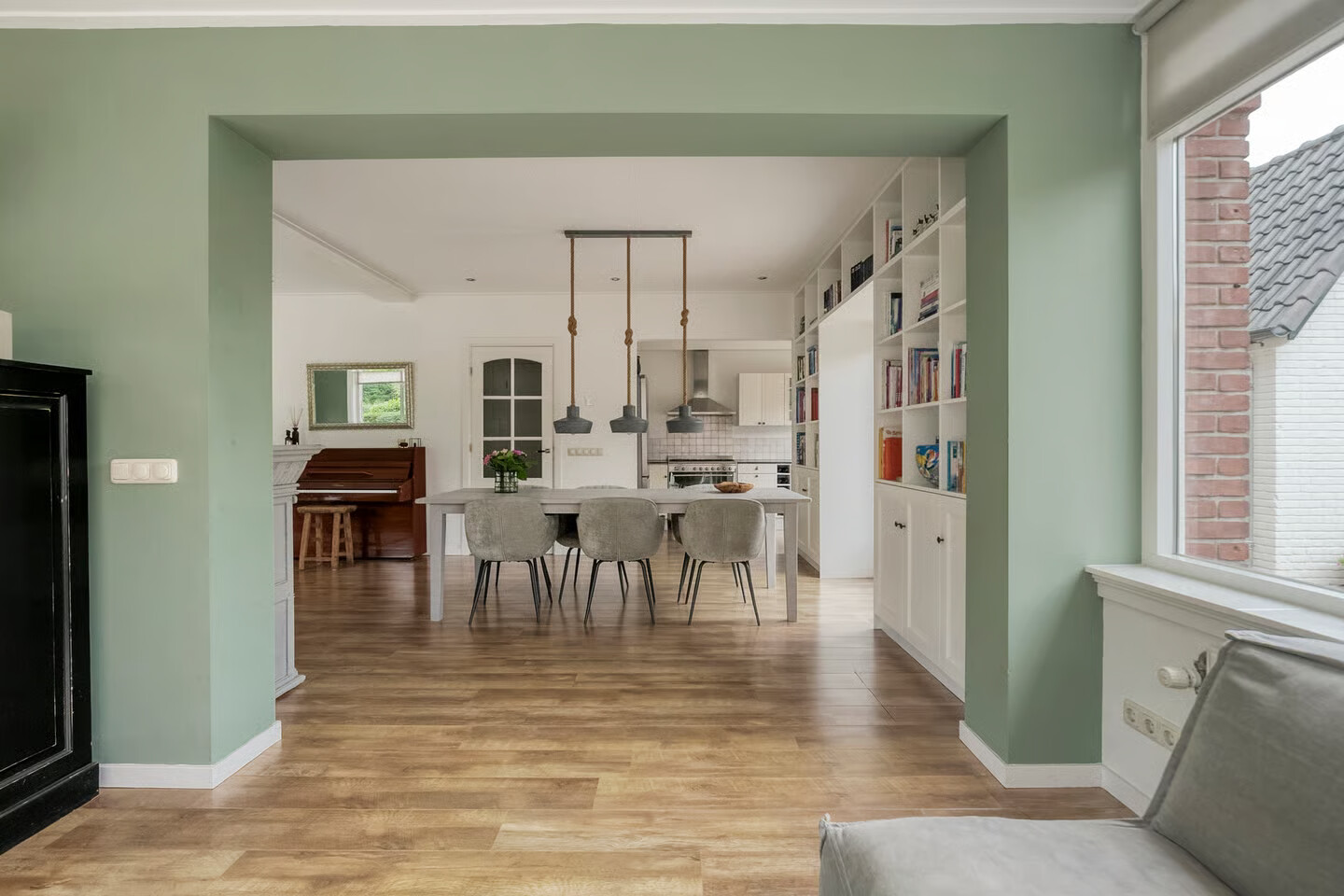 Twee-onder-één-kap te koop: Veldweg 6, Eerbeek
