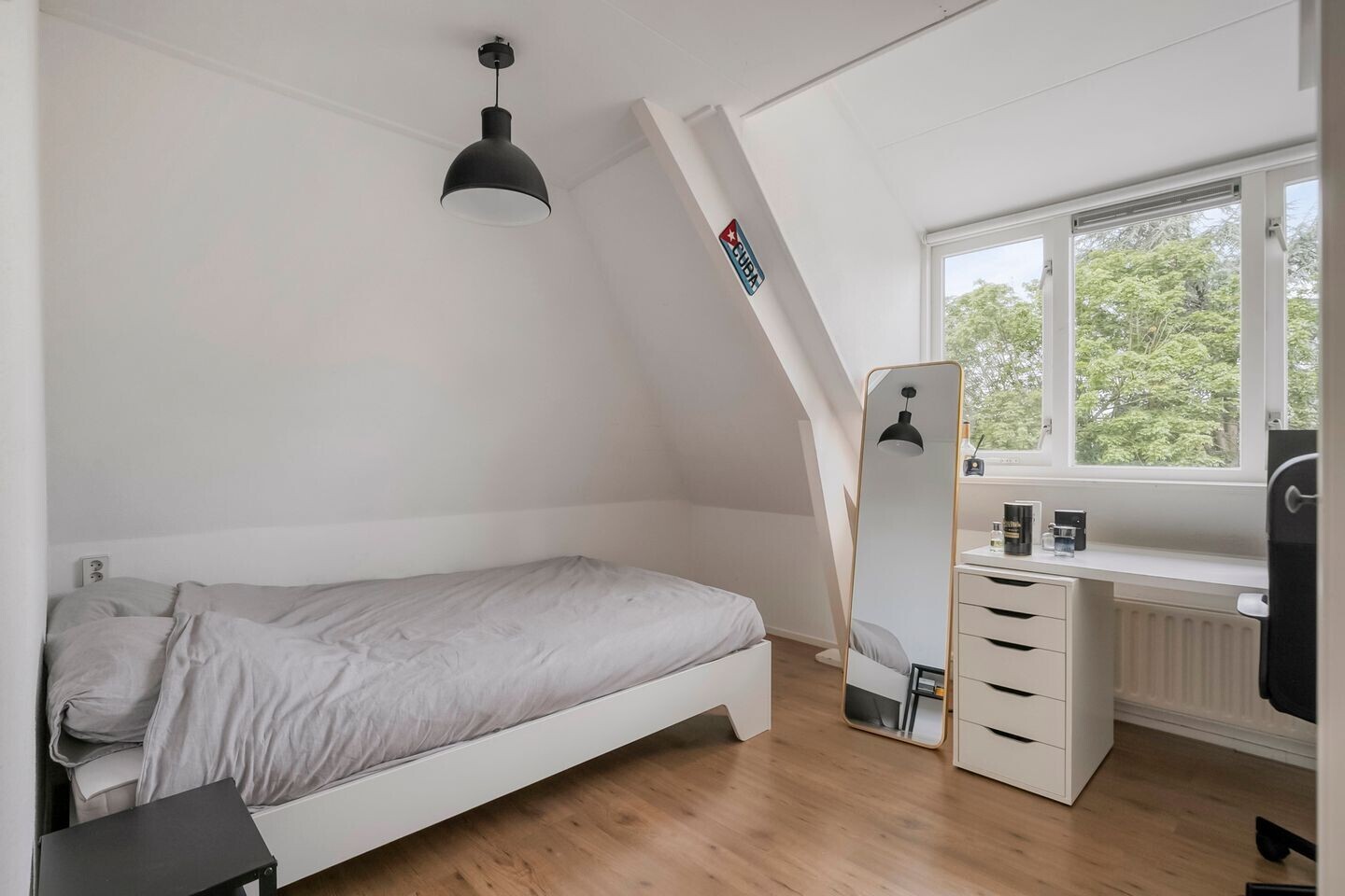 Twee-onder-één-kap te koop: Veldweg 6, Eerbeek