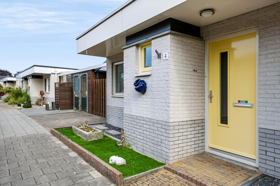 Tussenwoning te koop: Wethouder Sandersstraat 4, Eerbeek