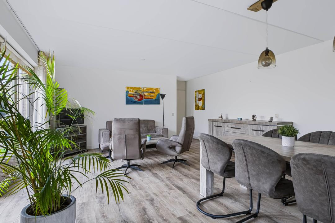 Tussenwoning te koop: Wethouder Sandersstraat 4, Eerbeek