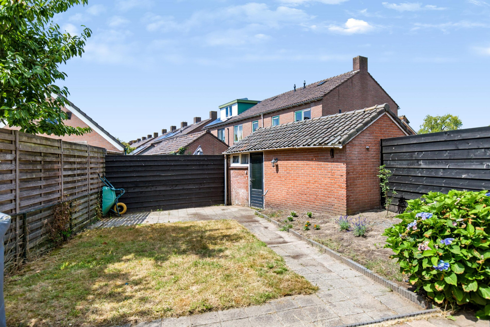 Hoekwoning te koop: Kloosterstraat 14, Eerbeek