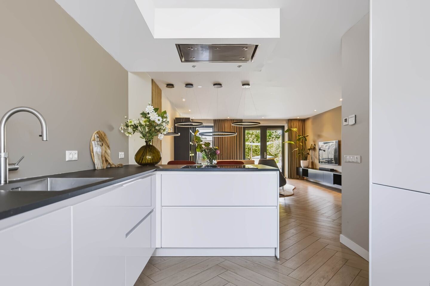 Hoekwoning te koop: Wheemekamp 7, Hall