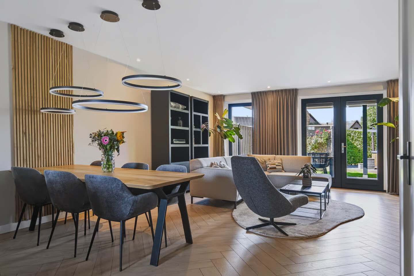 Hoekwoning te koop: Wheemekamp 7, Hall