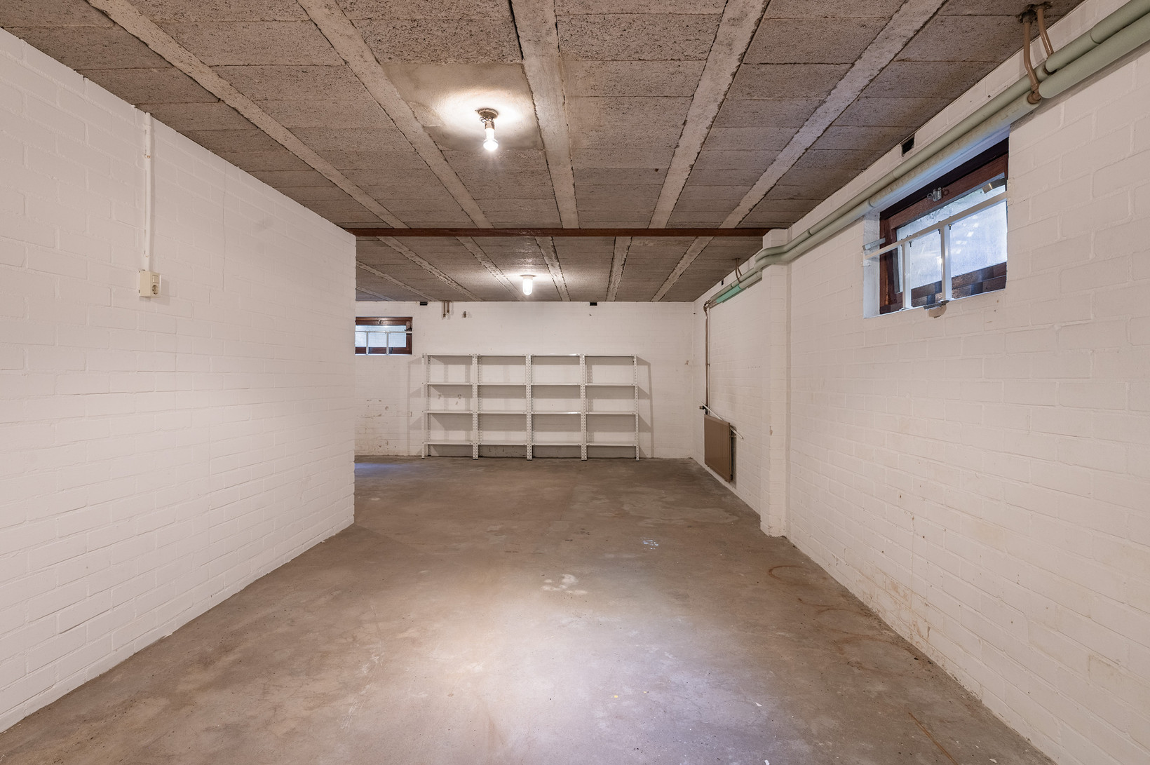 Vrijstaande woning te koop: Knoevenoordstraat 83, Hall