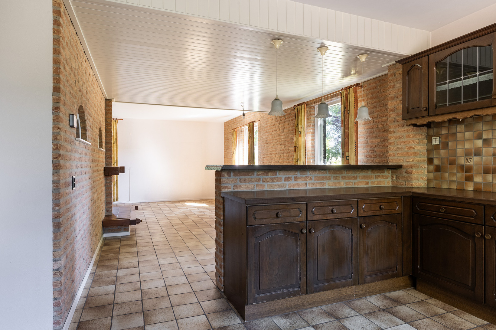 Vrijstaande woning te koop: Knoevenoordstraat 83, Hall