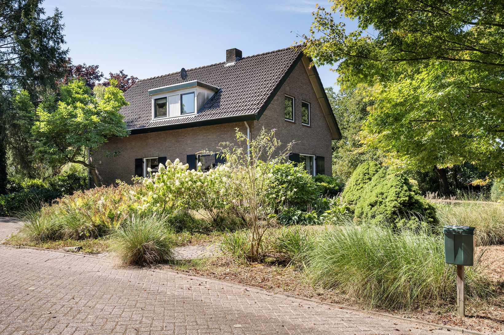 Vrijstaande woning te koop: Knoevenoordstraat 83, Hall