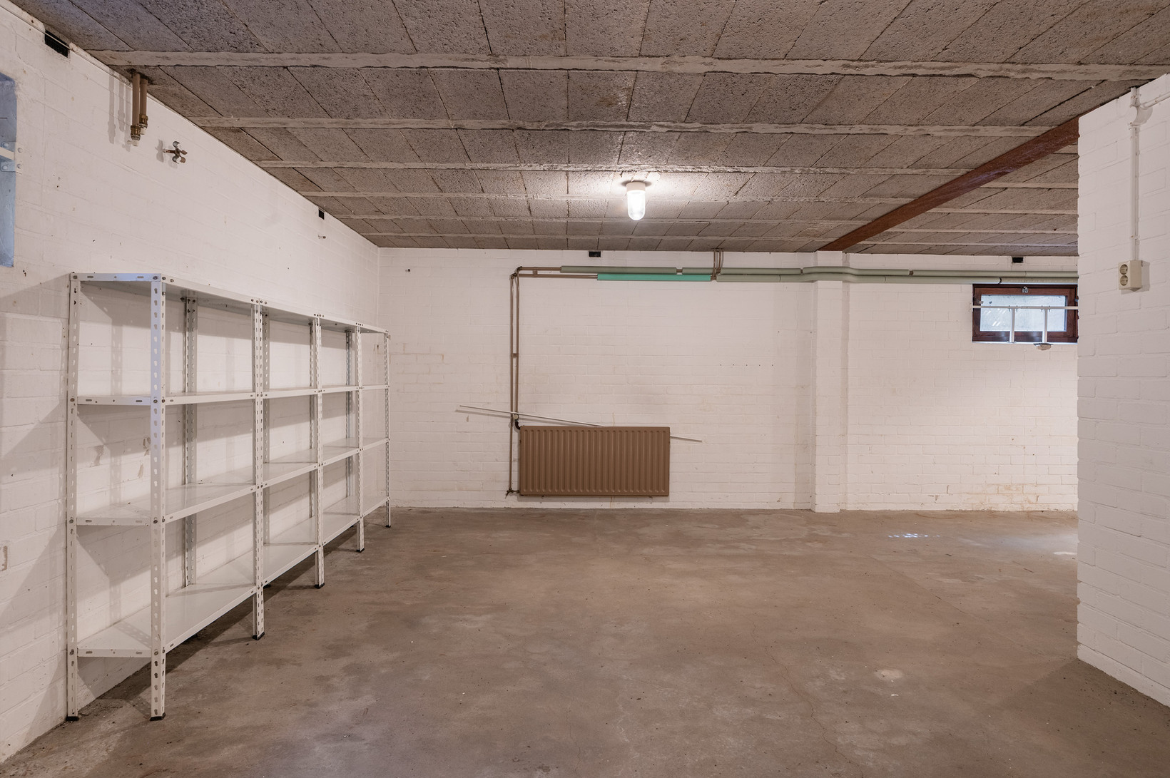 Vrijstaande woning te koop: Knoevenoordstraat 83, Hall