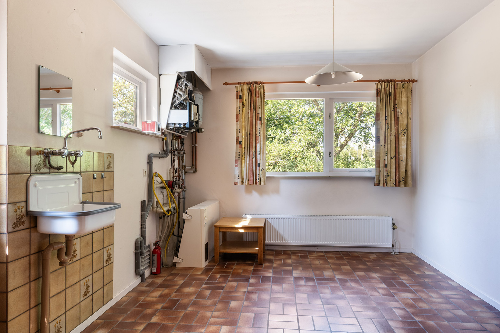 Vrijstaande woning te koop: Knoevenoordstraat 83, Hall