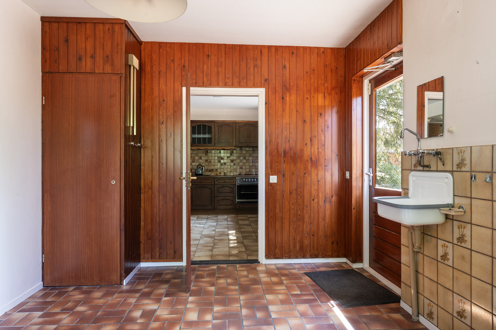 Vrijstaande woning te koop: Knoevenoordstraat 83, Hall