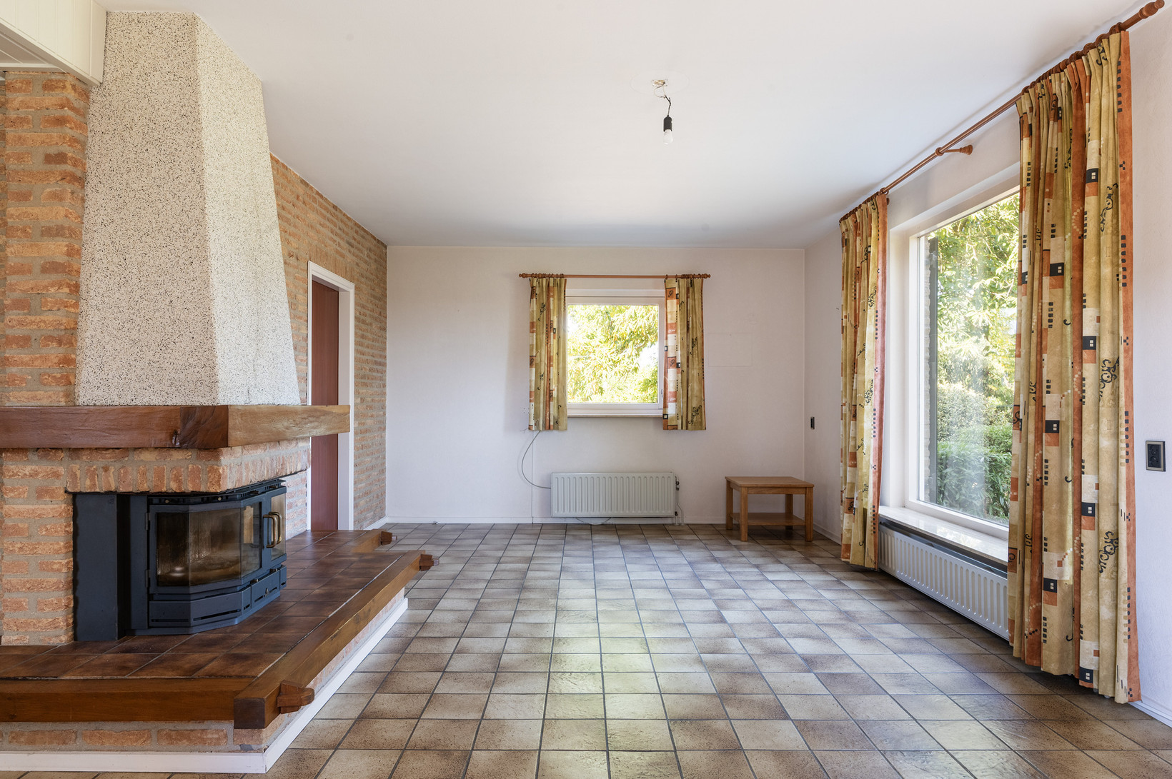 Vrijstaande woning te koop: Knoevenoordstraat 83, Hall