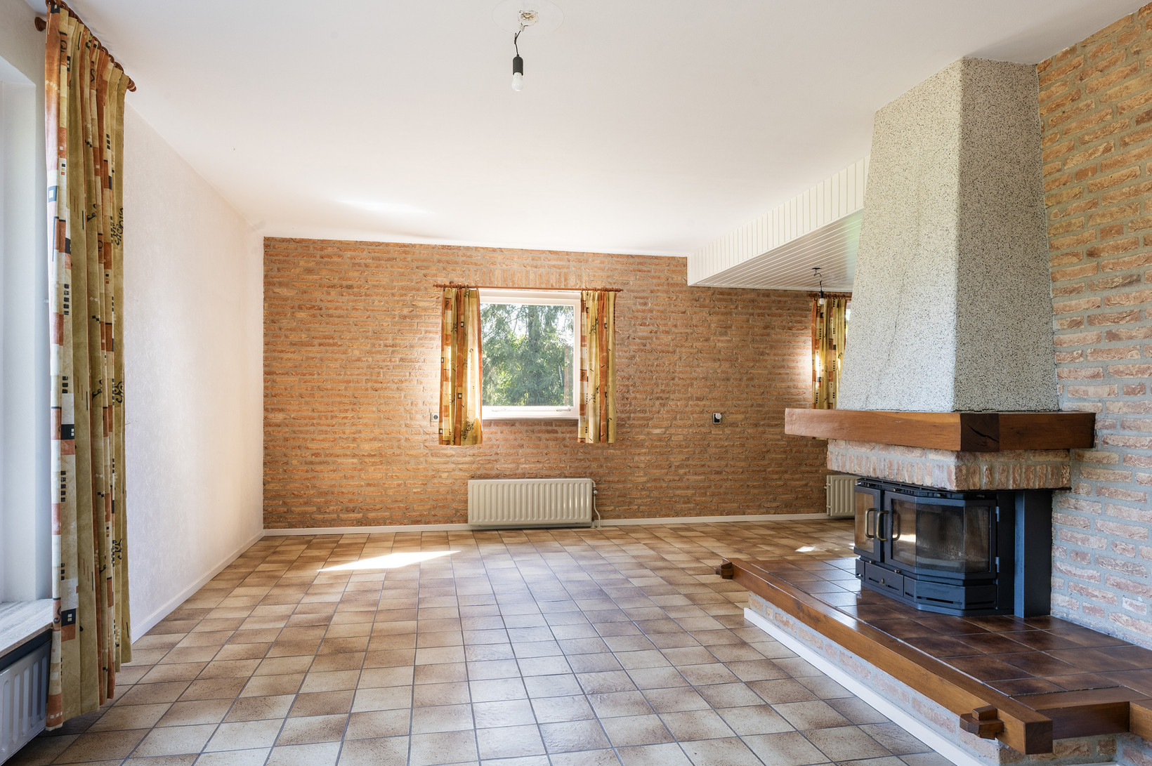 Vrijstaande woning te koop: Knoevenoordstraat 83, Hall