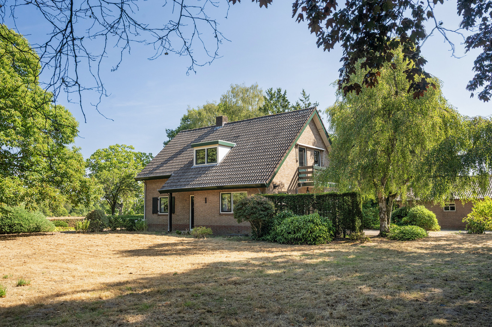Vrijstaande woning te koop: Knoevenoordstraat 83, Hall