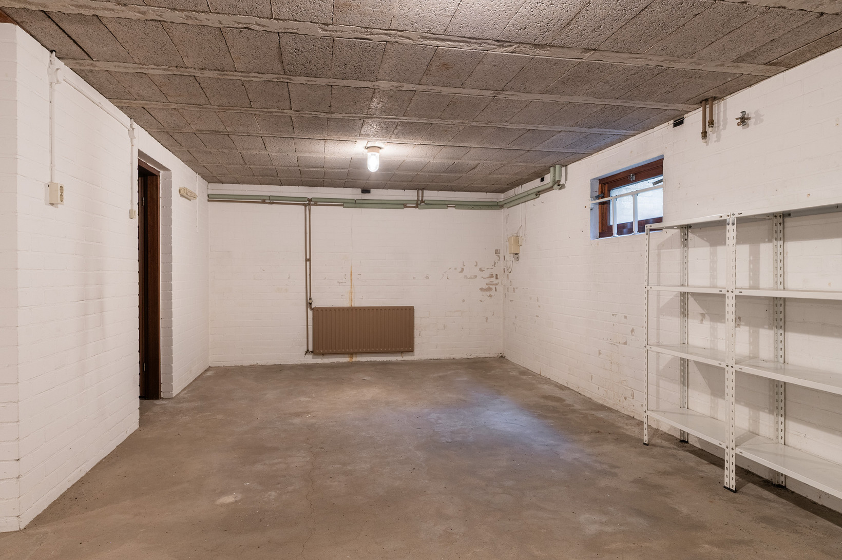 Vrijstaande woning te koop: Knoevenoordstraat 83, Hall