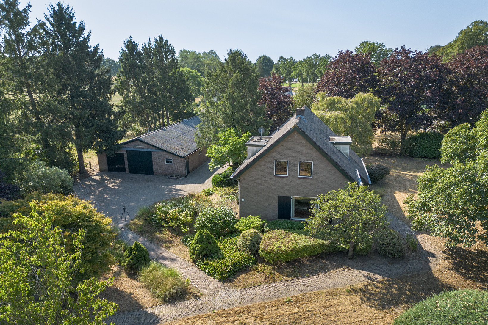 Vrijstaande woning te koop: Knoevenoordstraat 83, Hall
