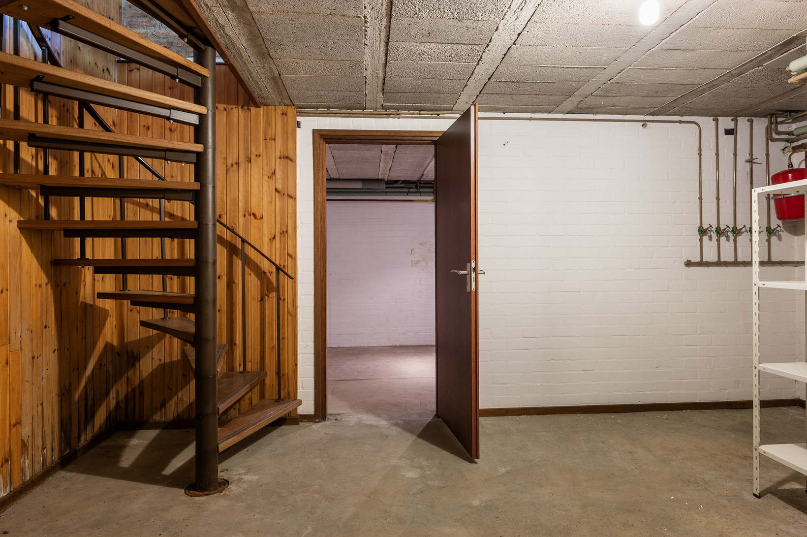 Vrijstaande woning te koop: Knoevenoordstraat 83, Hall