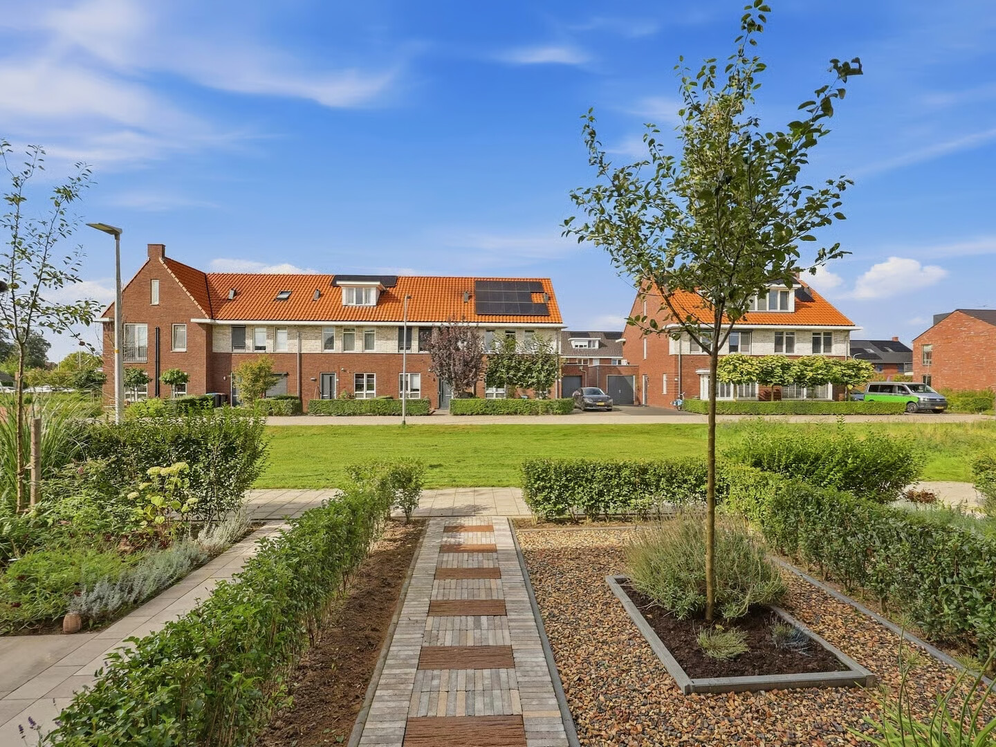 Tussenwoning te koop: Zwanenbloem 10, Brummen