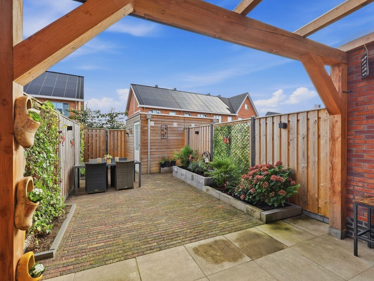 Tussenwoning te koop: Zwanenbloem 10, Brummen