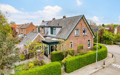Kampweg 27