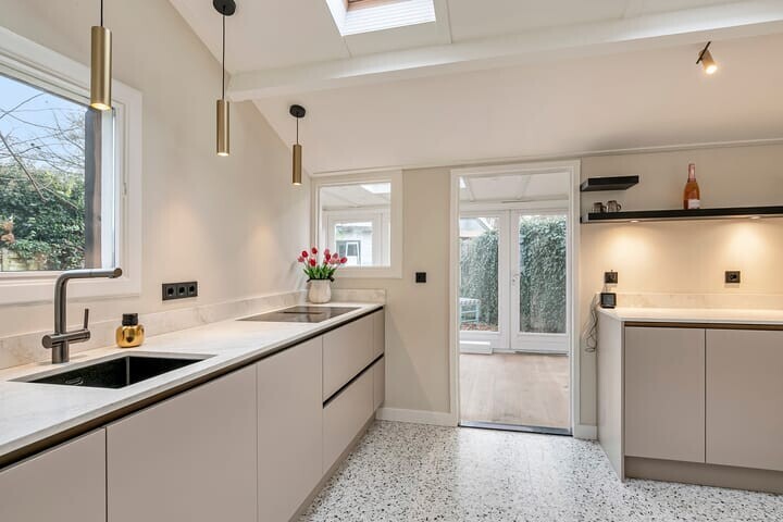 Twee-onder-één-kap te koop: Arnhemsestraat 107, Leuvenheim