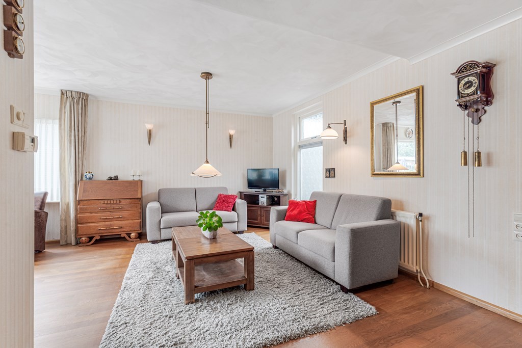 Twee-onder-één-kap te koop: Kerkstraat 33, Giesbeek