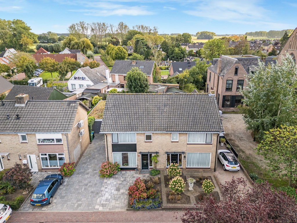 Twee-onder-één-kap te koop: Kerkstraat 33, Giesbeek