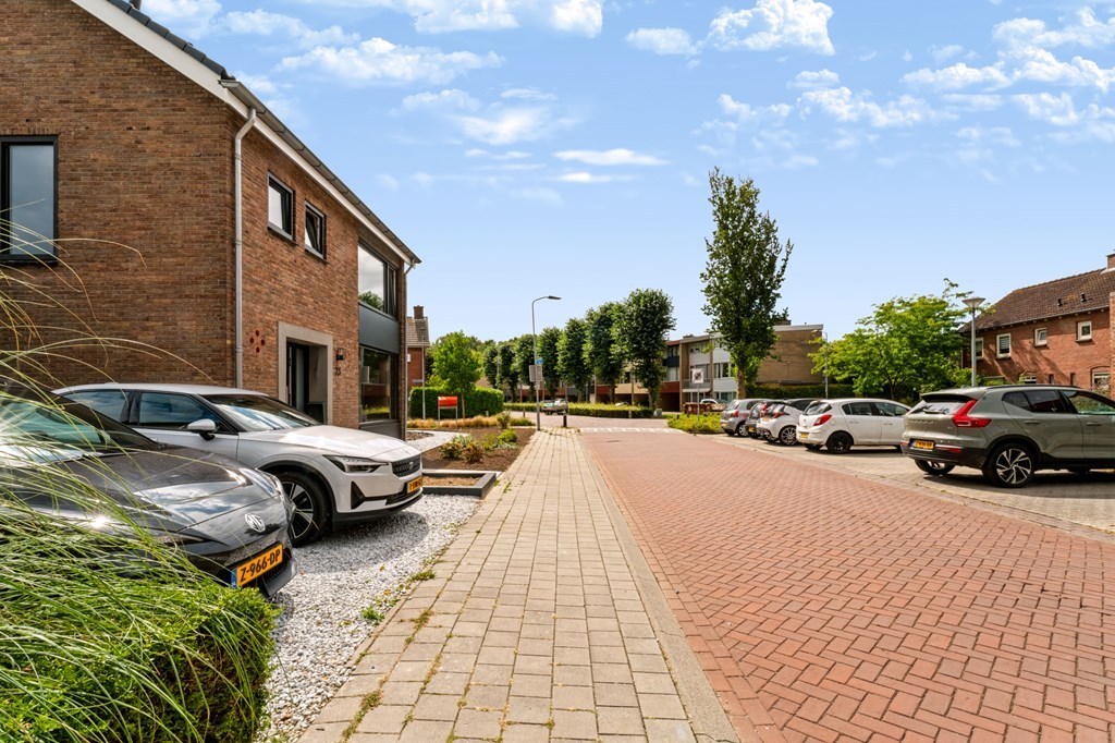 Vrijstaande woning te koop: Burg van Rielstraat 23, Giesbeek