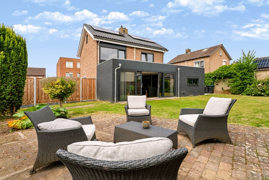 Vrijstaande woning te koop: Burg van Rielstraat 23, Giesbeek