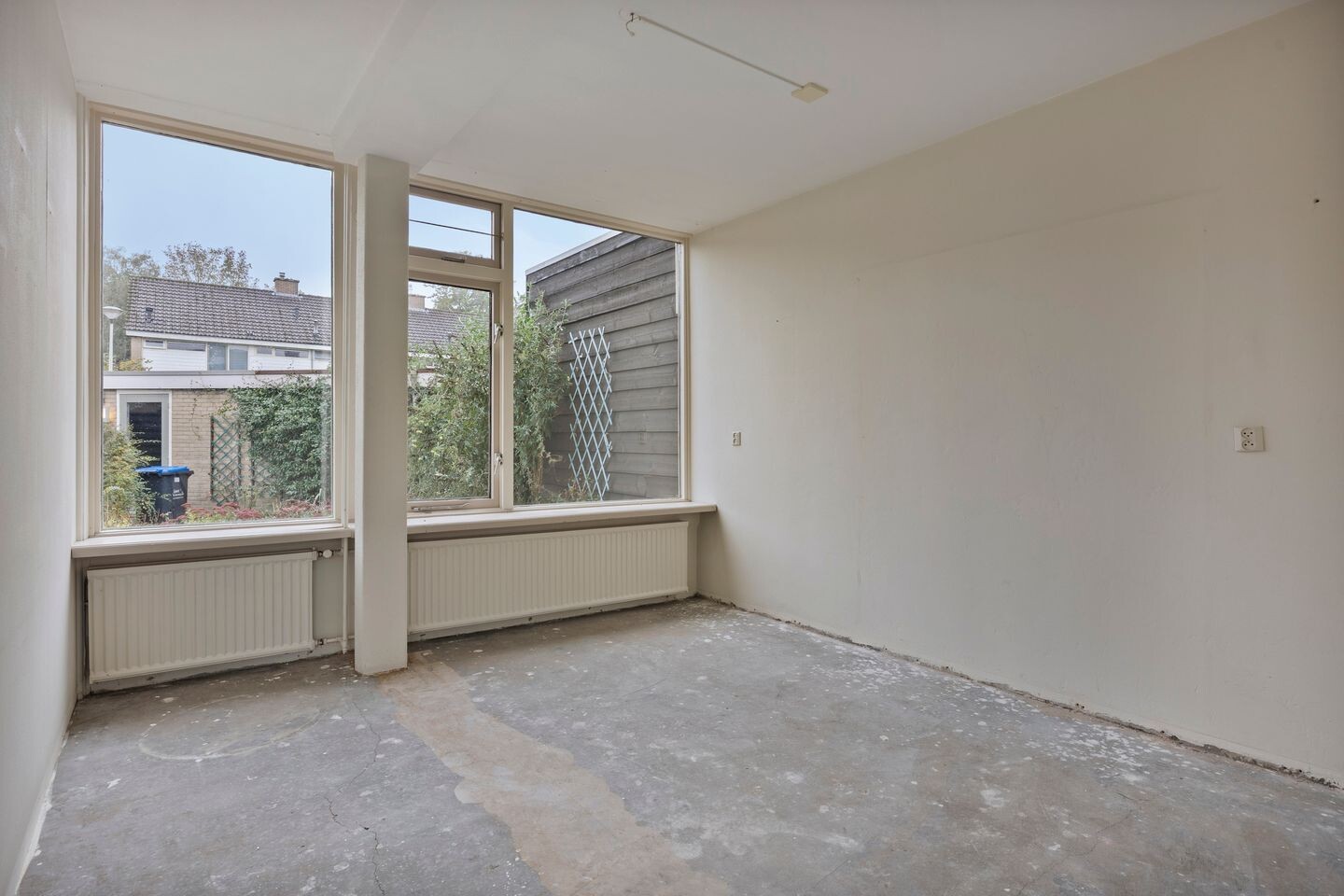 Tussenwoning te koop: van Leeuwenhoeklaan 15, Doetinchem