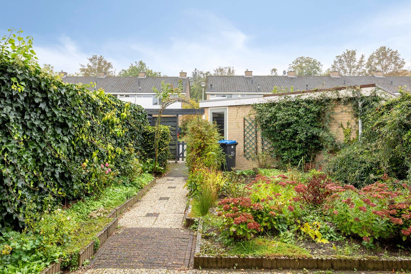 Tussenwoning te koop: van Leeuwenhoeklaan 15, Doetinchem