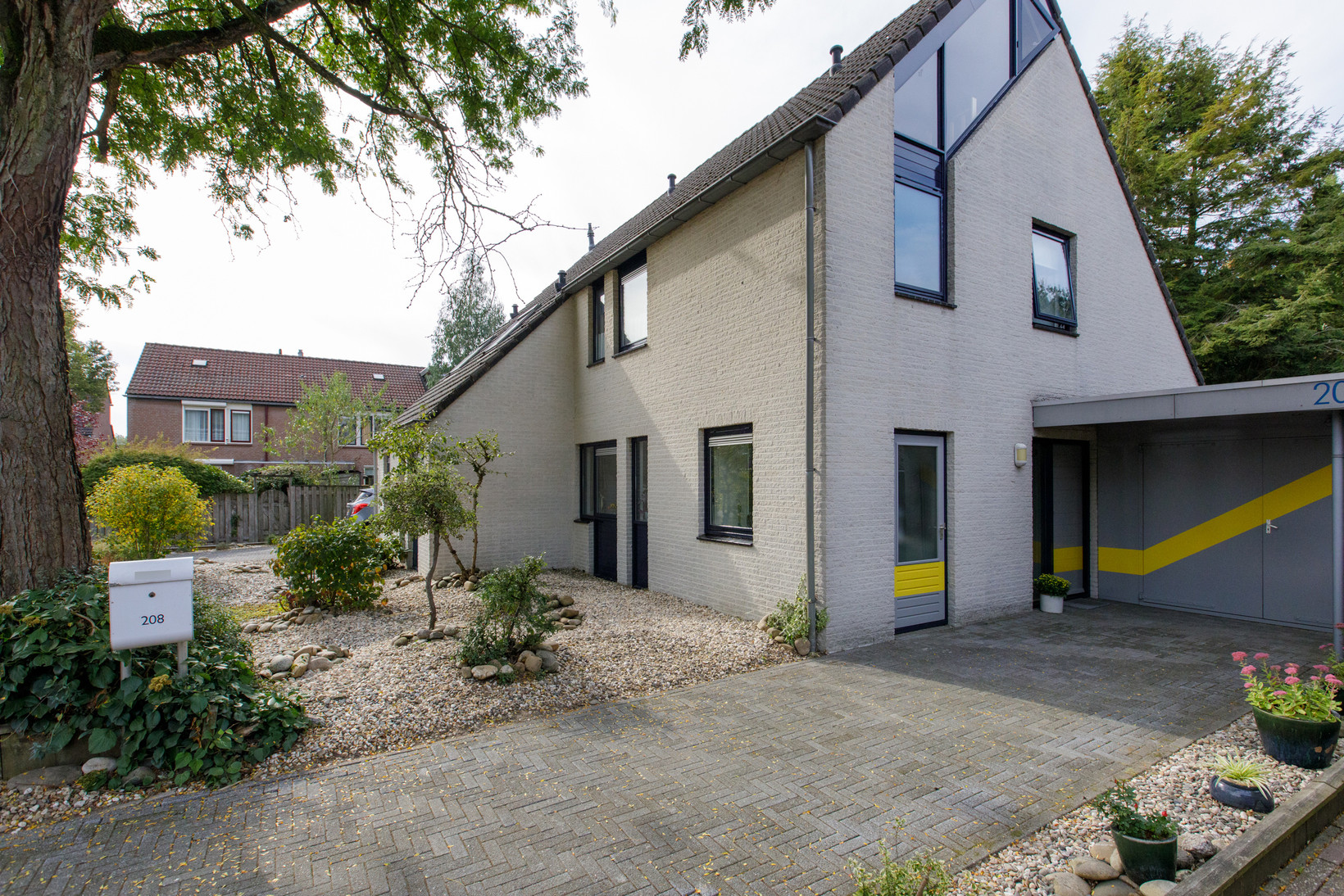 Twee-onder-één-kap te koop: Wildenborch 208, Doetinchem