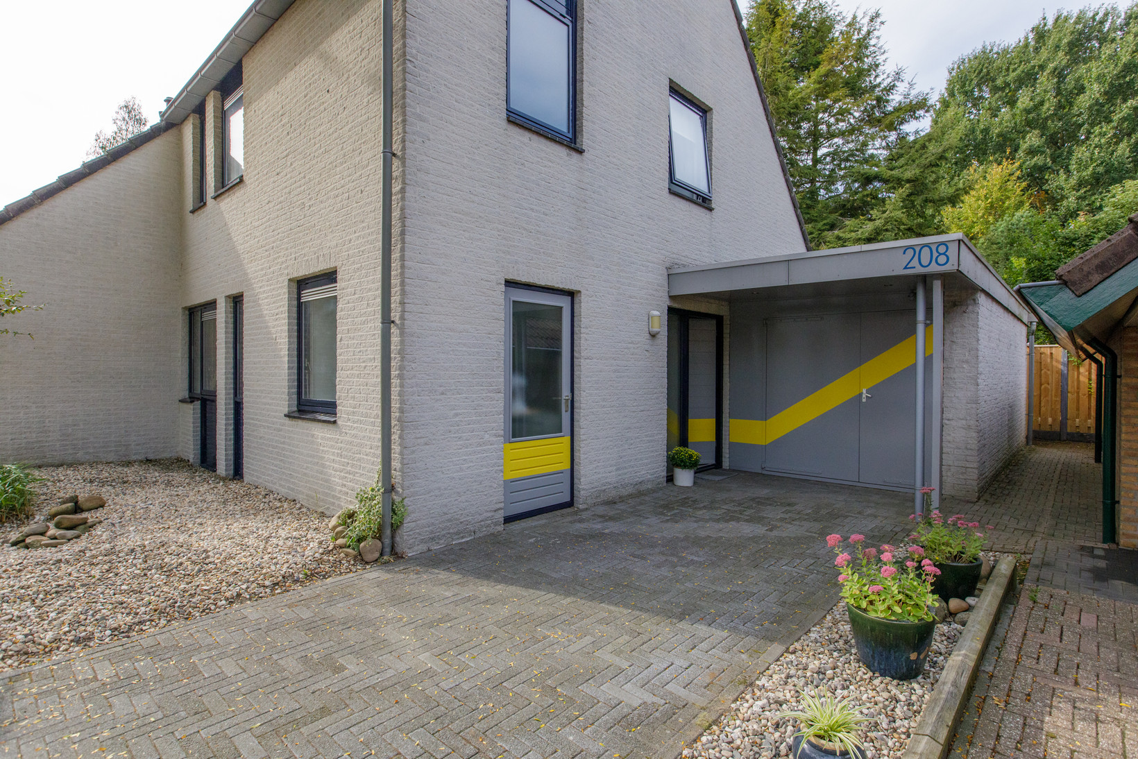 Twee-onder-één-kap te koop: Wildenborch 208, Doetinchem