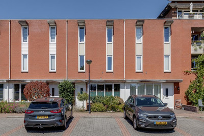 Hof van Parijs 6
