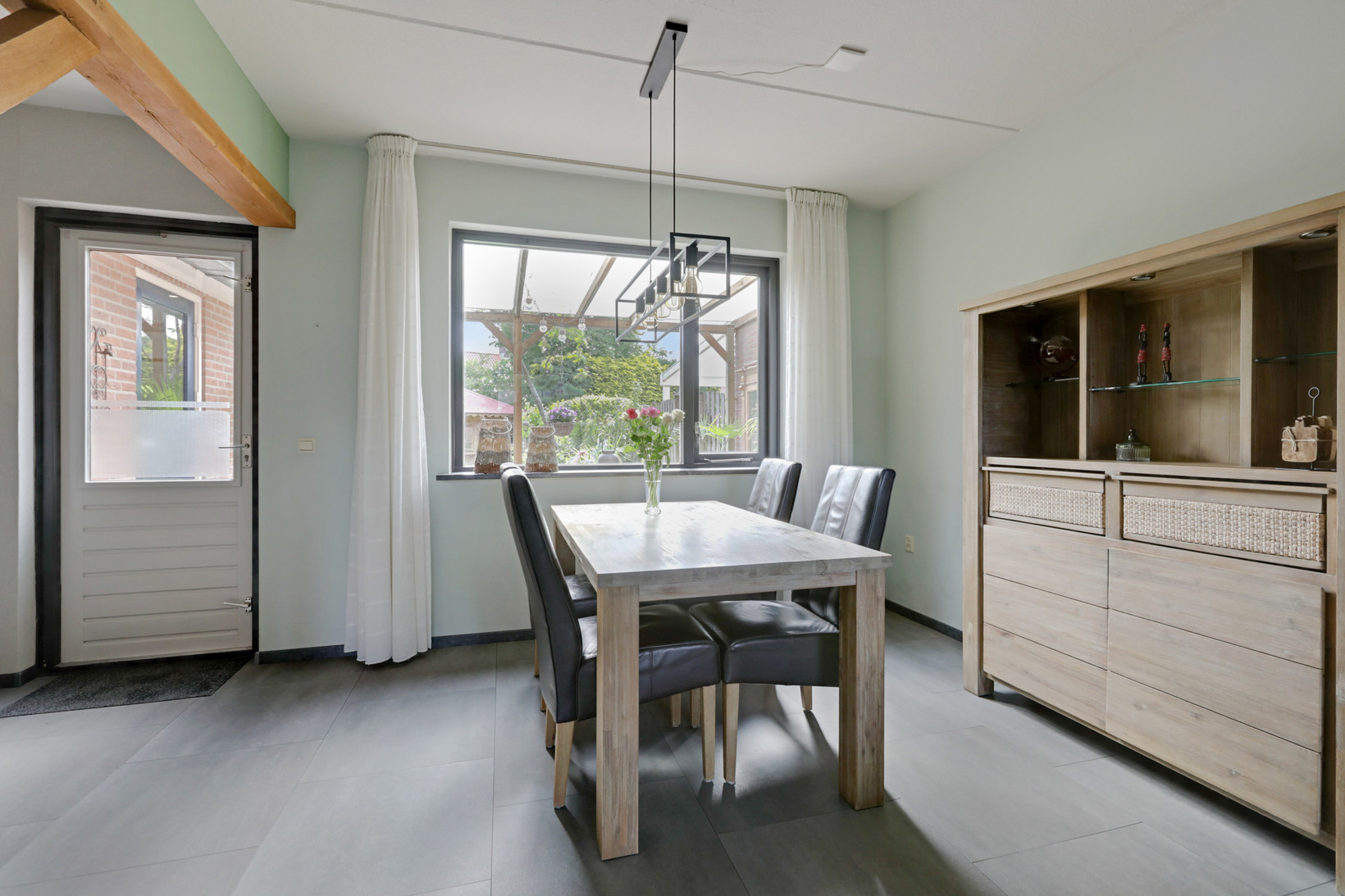 Twee-onder-één-kap te koop: Hoofdstraat 114A, Gaanderen