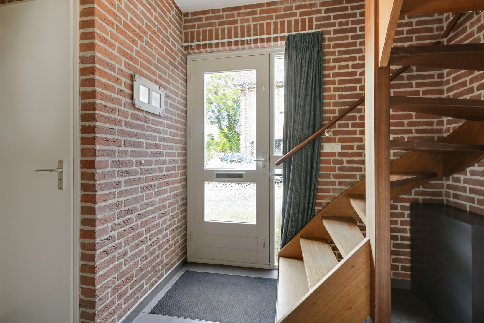 Twee-onder-één-kap te koop: Hoofdstraat 114A, Gaanderen