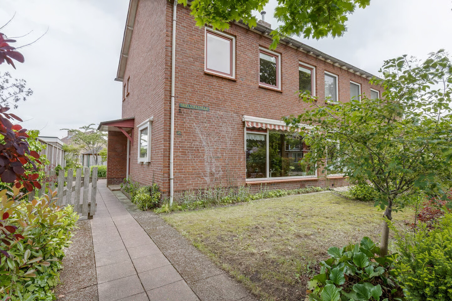Twee-onder-één-kap te koop: Troelstrastraat 25, Zelhem