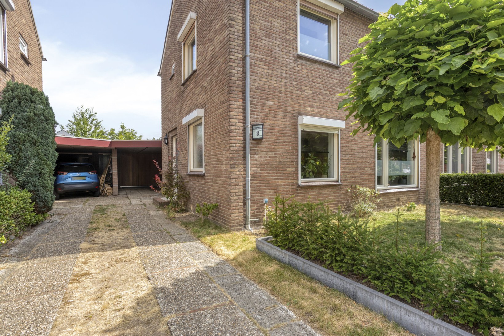 Twee-onder-één-kap te koop: Schoolstraat 8, Beek