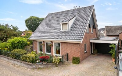 Bovensteenakkers 1