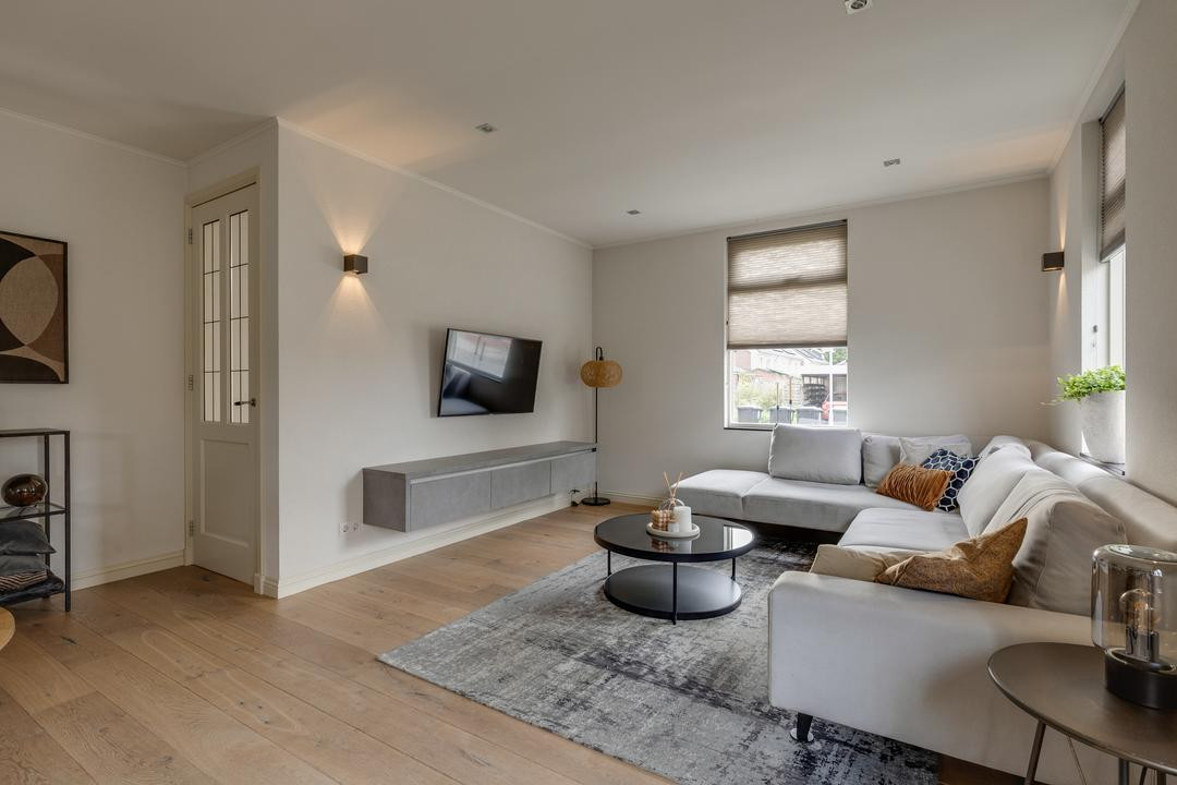 Twee-onder-één-kap te koop: Oranjestraat 64, Varsseveld