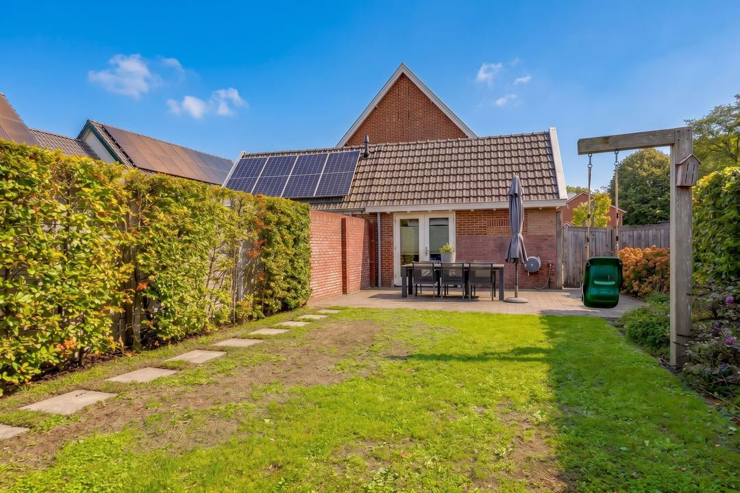 Twee-onder-één-kap te koop: Oranjestraat 64, Varsseveld