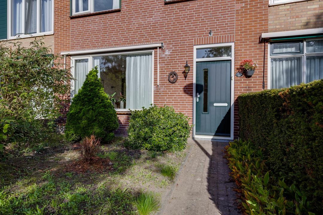 Tussenwoning te koop: Dominee Bulensstraat 12, Varsseveld