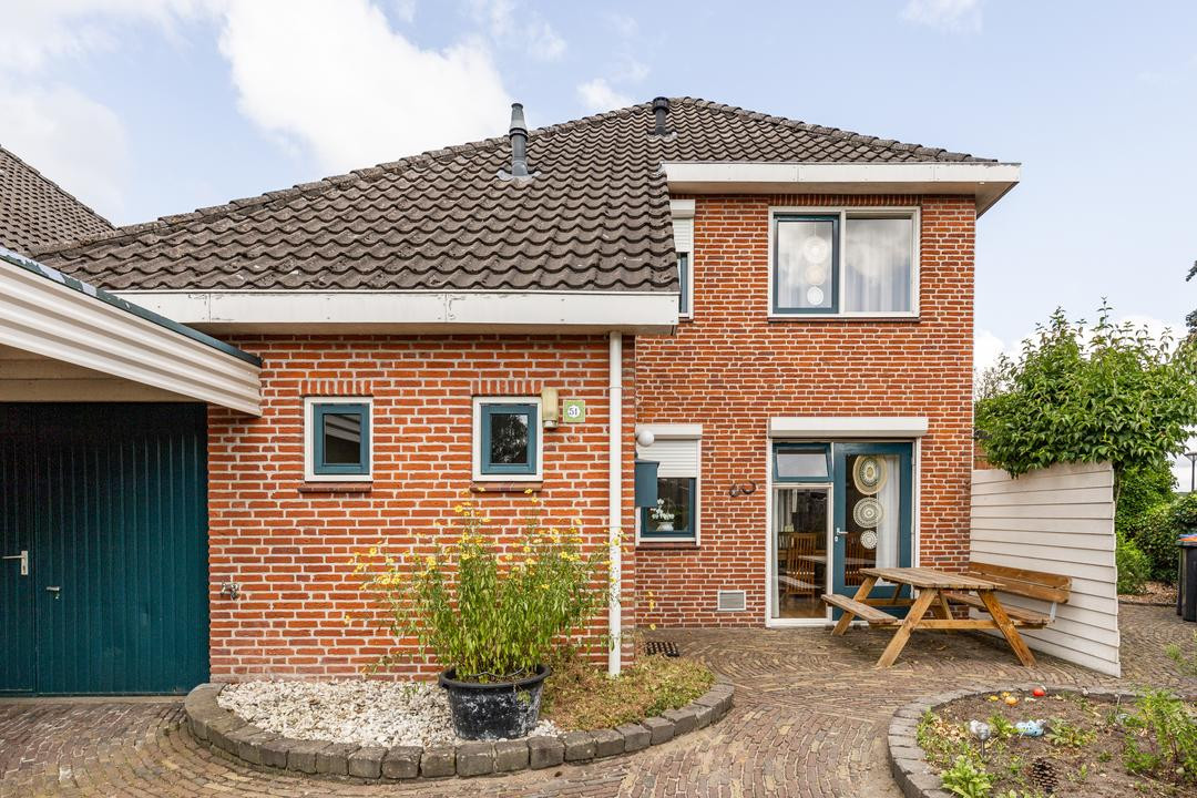 Hoekwoning te koop: Valkenhof 51, Varsseveld