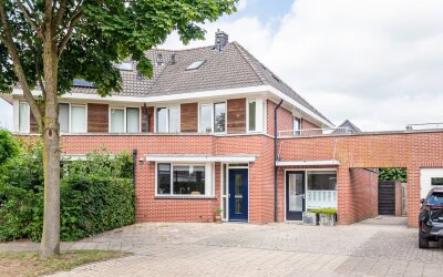 Rozemarijn 16