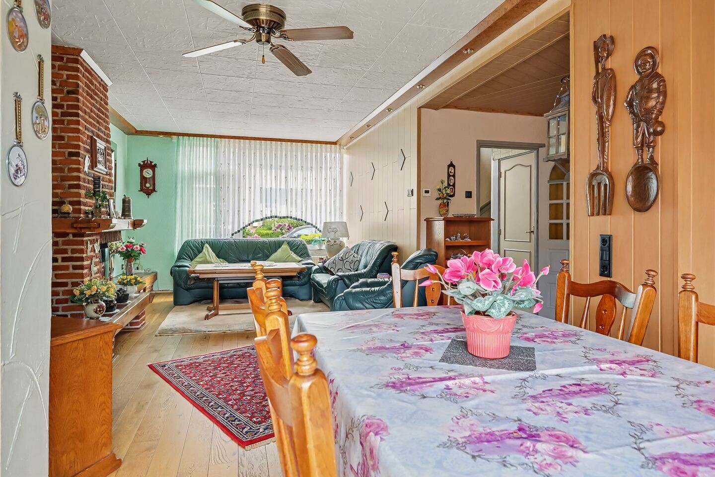 Tussenwoning te koop: Pijnboomstraat 22, Winterswijk